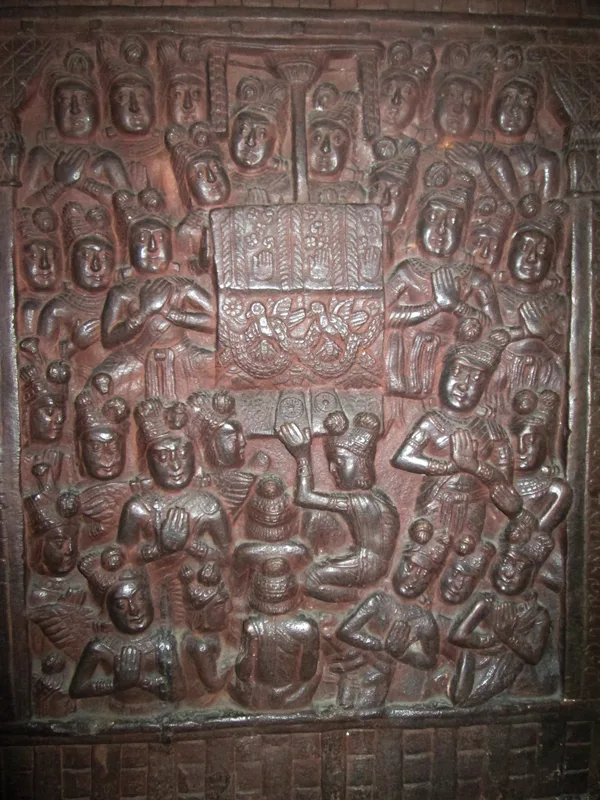 King Ajātasattu worships the Buddha, a relief from the stūpa at Bharhut, about 150 BCE.