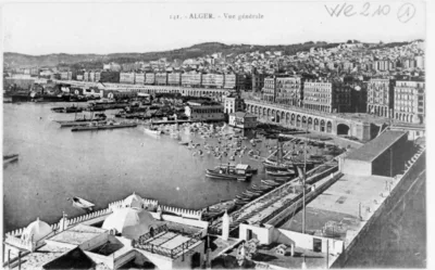 Algiers seen from the harbour, on a postcard sent in 1921.