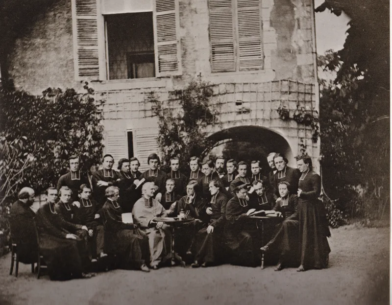 Félix Dupanloup with the teachers of the petit séminaire, photographed by Disdéri in 1860.