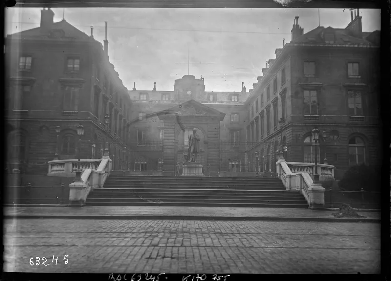 The Collège de France, photographed in 1921.