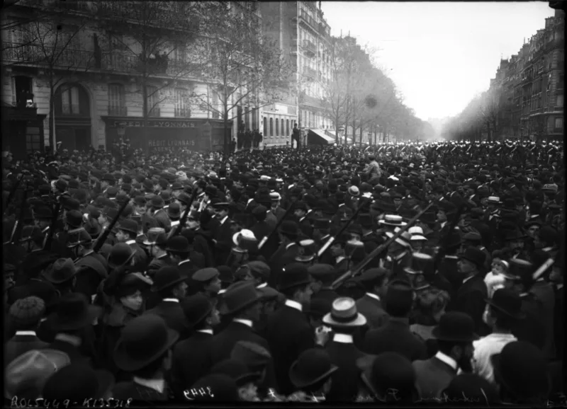 The demonstration in Paris for Ferrer, 17 October 1909.