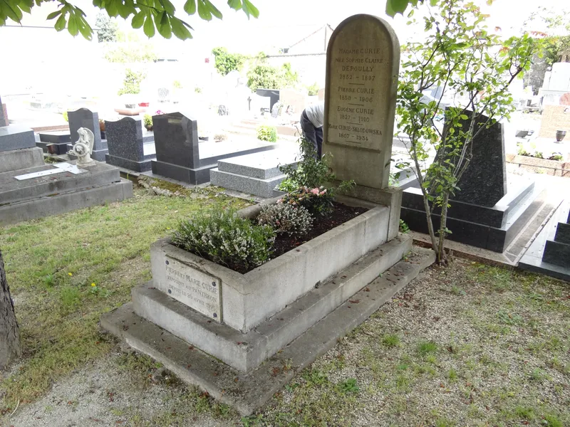 The former grave of Pierre and Marie Curie at Sceaux.