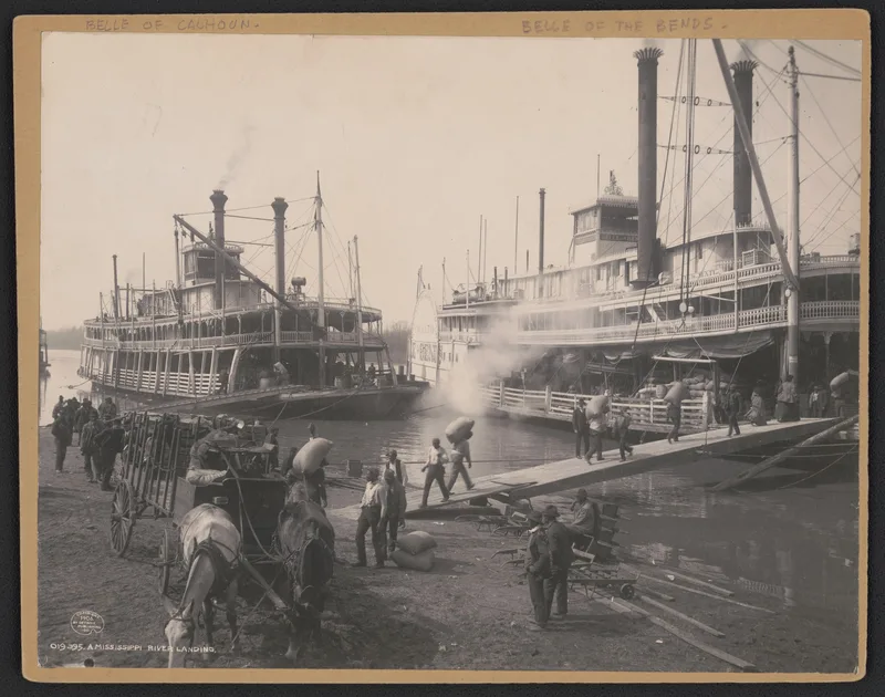 Steamboats at a Mississippi landing, photographed in 1906.