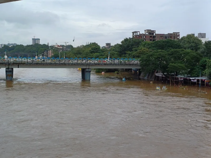 The Vitthal Ramji Shinde bridge over the Mutha river in Pune, known as the Omkareshwar bridge, photographed in 2024. Dabholkar was shot on this bridge on 20 August 2013.