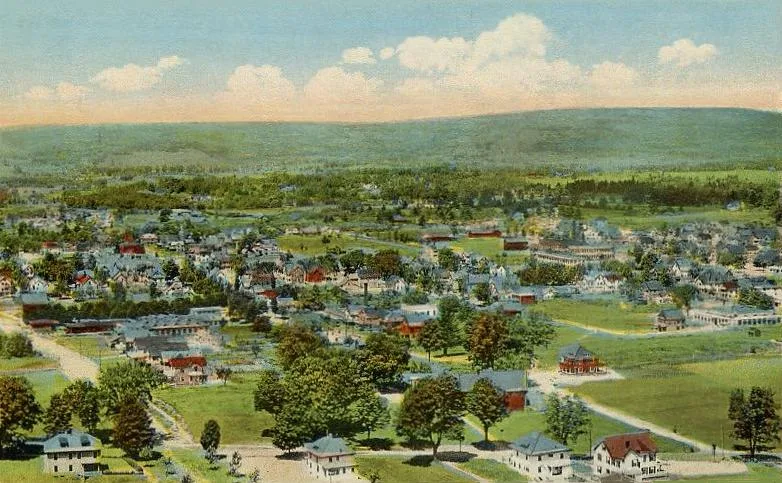 The bird's-eye view of Greenfield from Poet's Seat Tower, on a postcard of 1917.