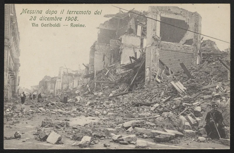 Messina after the earthquake of 1908, on the Via Garibaldi.