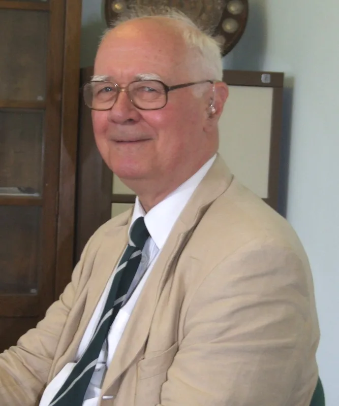 John Polkinghorne, physicist and Anglican priest, Weinberg's friend and opponent at the 1999 conference.